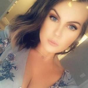 Meet your Posher, Larissa